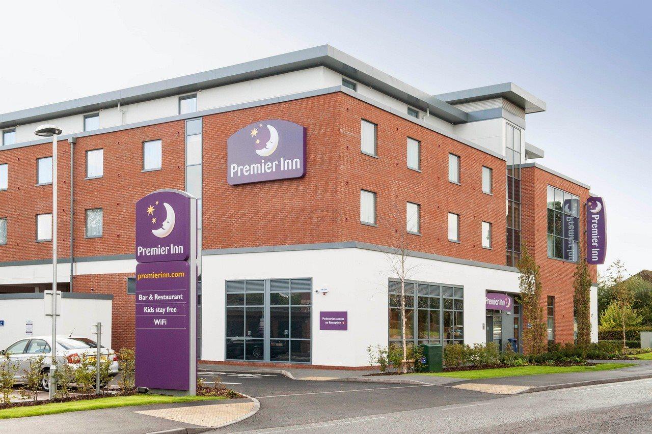 Premier Inn Fleet Esterno foto