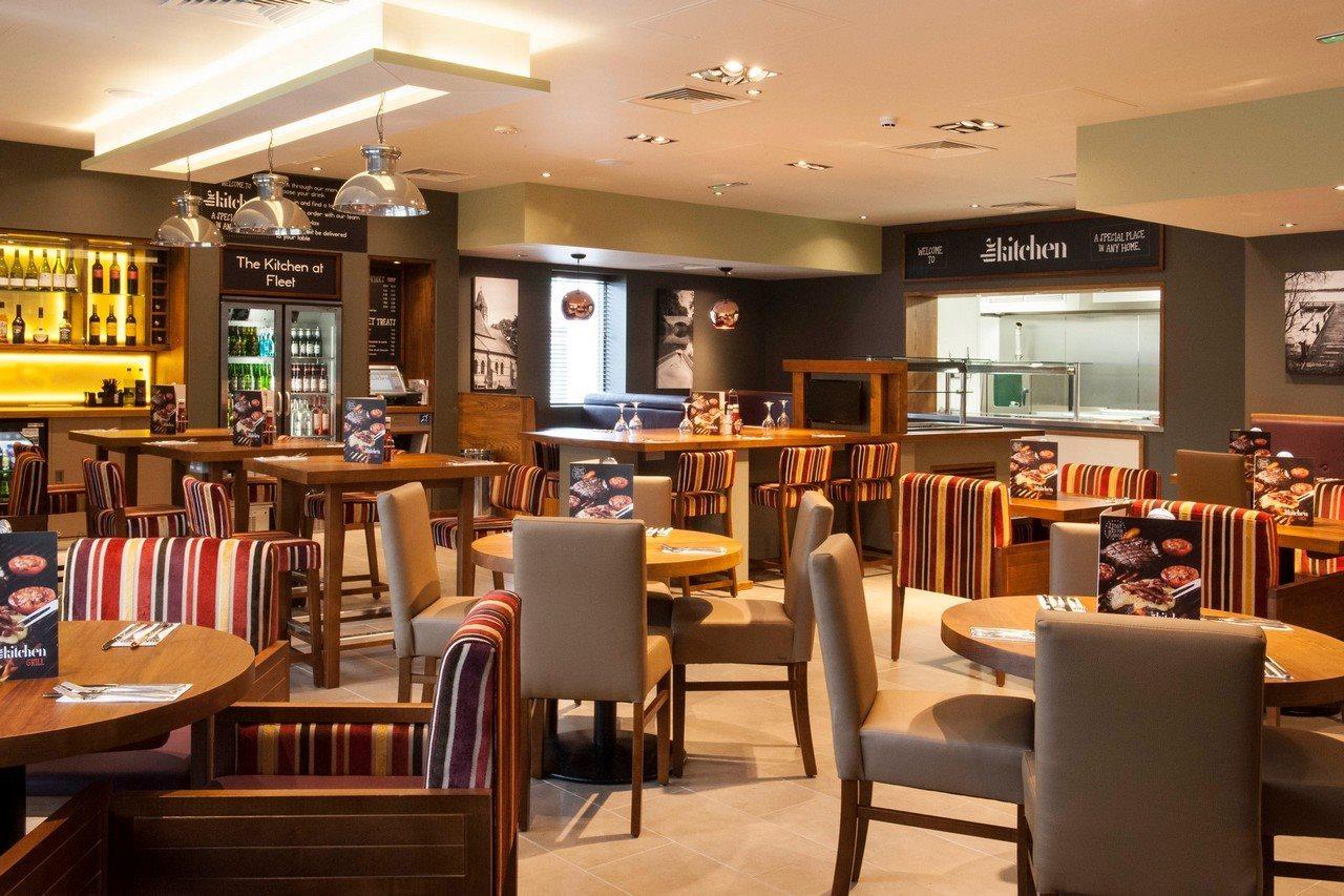 Premier Inn Fleet Esterno foto