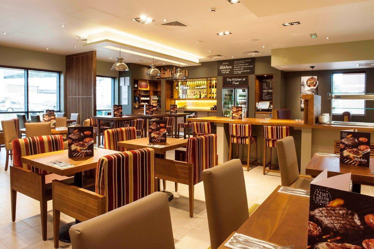 Premier Inn Fleet Esterno foto