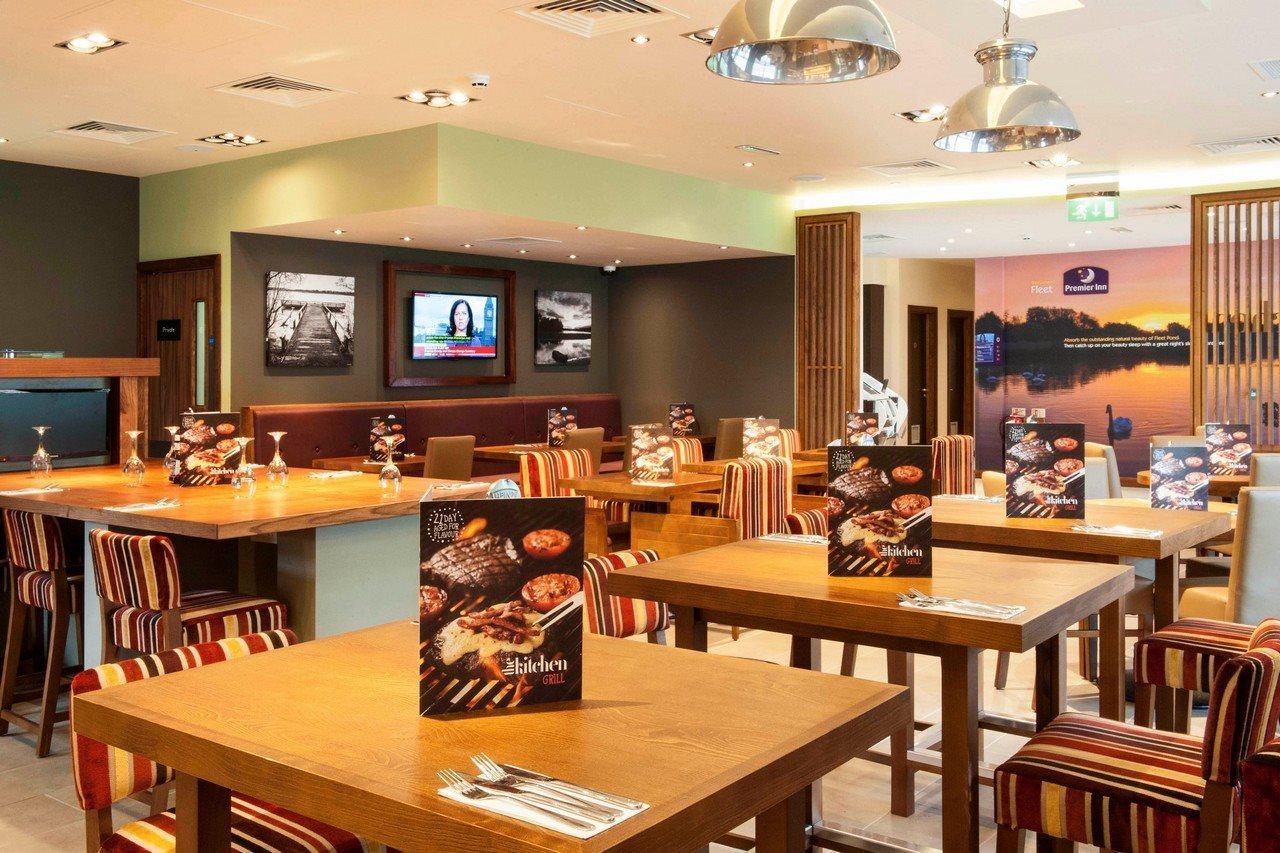 Premier Inn Fleet Esterno foto
