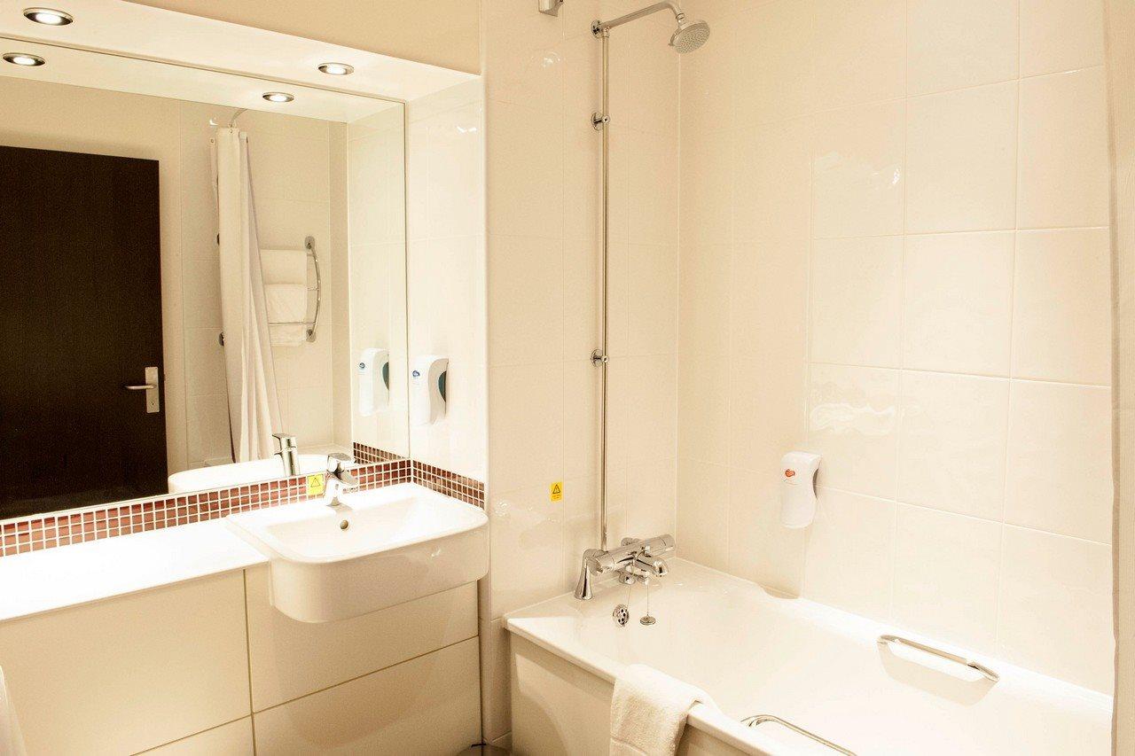 Premier Inn Fleet Esterno foto