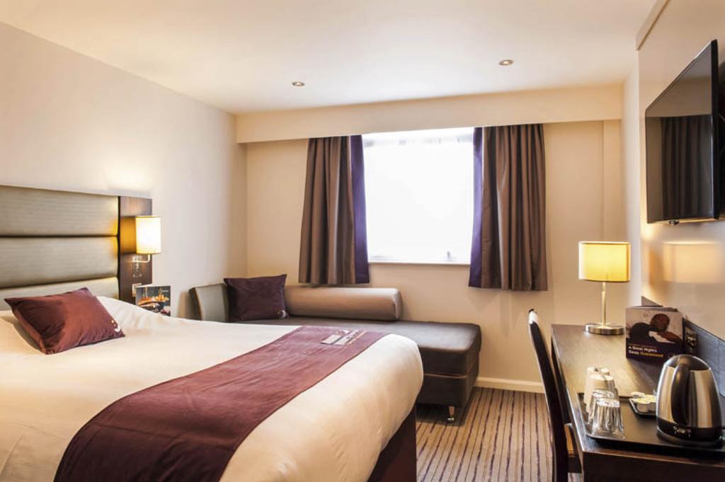 Premier Inn Fleet Esterno foto