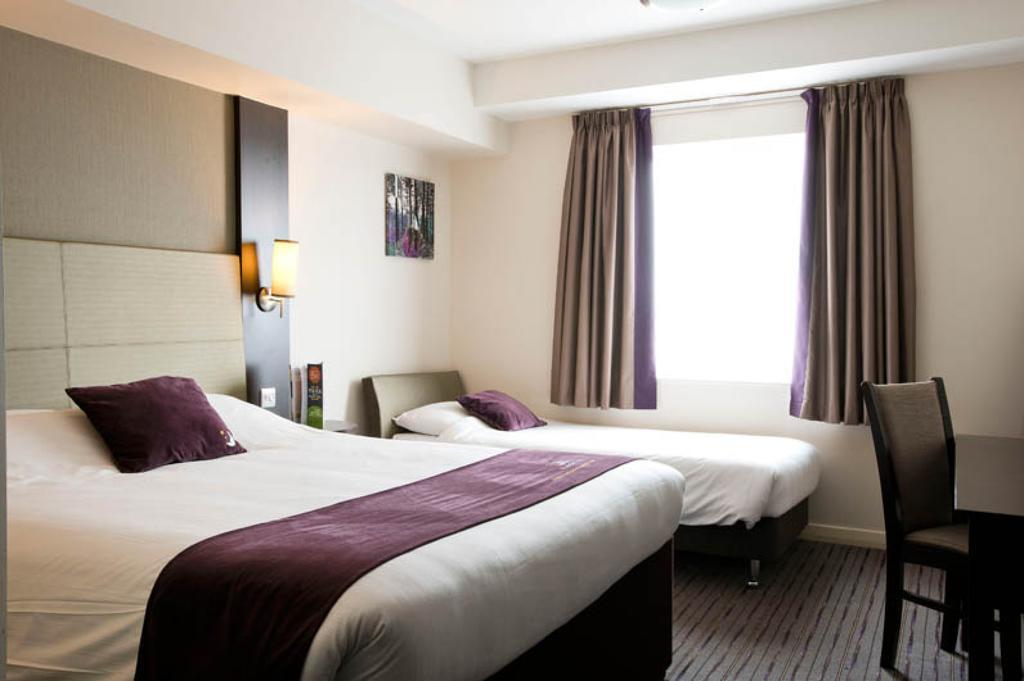 Premier Inn Fleet Esterno foto